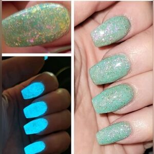 Sparkle & Co Crystal's Island Paradise Mini Dip Powder. GLOWS!